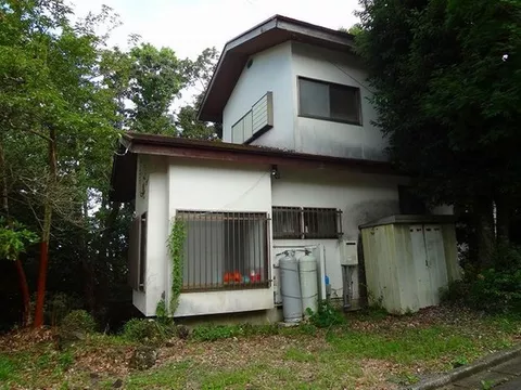 4 million yen in Yawatano (Izu Kogen Station)