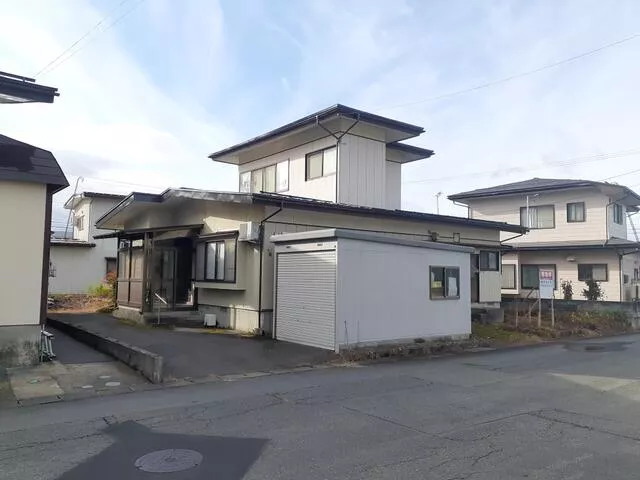 Yonezawa City, Bansei Town Kuwayama (Yonezawa Station) 2-story 5DK