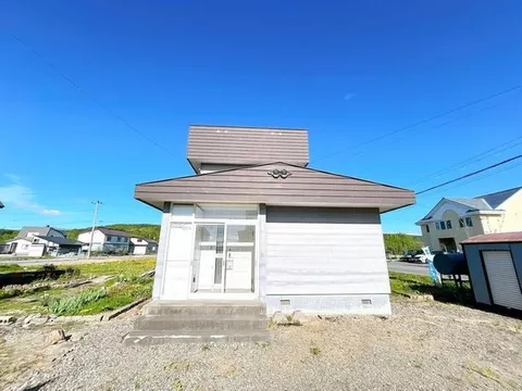 [Open House] [Currently undergoing interior and exterior renovations] Bathroom, kitchen, toilet, water heater