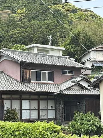 Used single-family home, 104-2 Yama-ji, Numakue, Katsura-cho, Katsura-gun, Tokushima Prefecture.