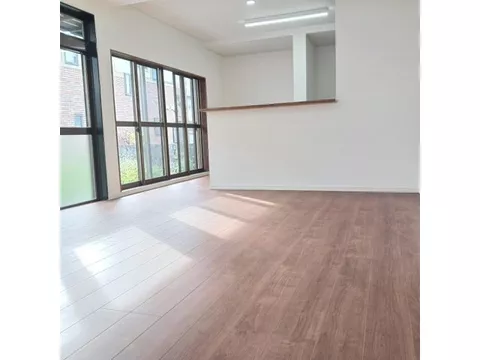 Fully renovated property!! LDK with counter kitchen, 18 tatami mats facing south.
