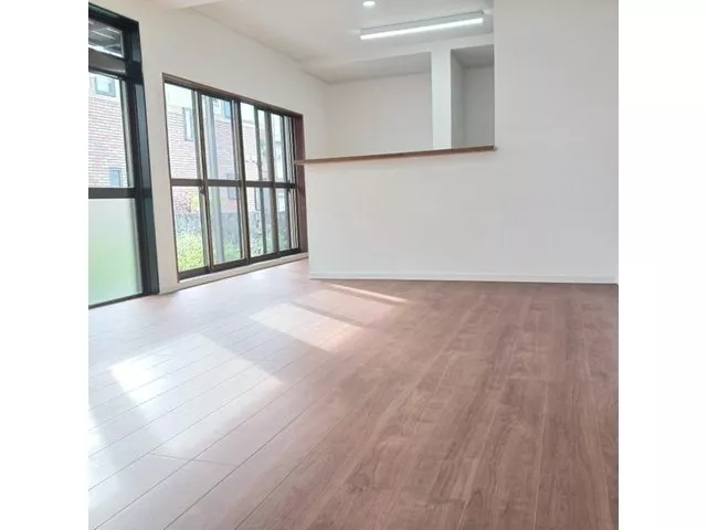 Fully renovated property!! LDK with counter kitchen, 18 tatami mats facing south.