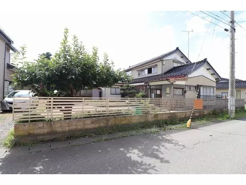 ◆From the north-facing window on the second floor, you can enjoy a view of Japan's 100 famous mountains, "Chokai Mountain"◆♪The land is right in front of Hinata River.