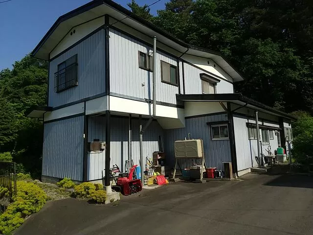 35 minutes on foot from JR Tohoku Main Line "Yamanome" Station