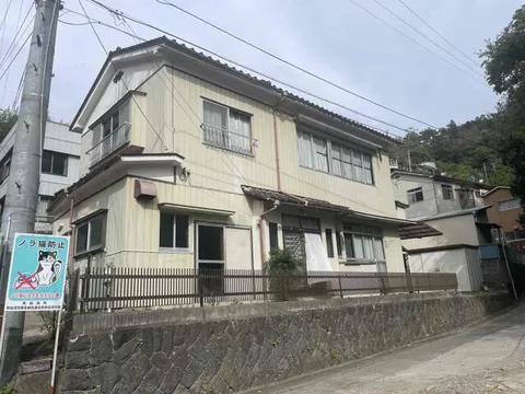 Kesennuma-shi, Kesennuma Mikkaicho 1-chome (Kesennuma Sta.) 2F 6DK

1,000,000 yen