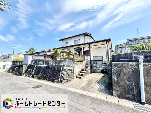 "A property on high ground with no worries about flooding! An attractive home with a spacious garden♪"