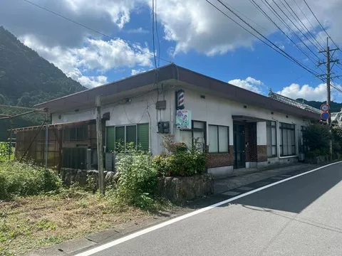 Kitsuki City, Yamakawa Town, Oaza Tateishi (Tateishi Station) Single-story building 6LDK