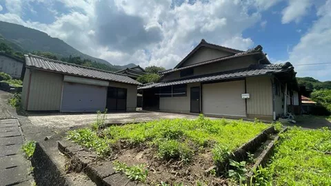 Okubo, Higashiyamayado-cho, Imari City (Sato Station) 2-story building 7DK