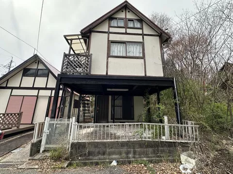 Oaza-Shimotabuse, Tabuse-machi, Kumage-gun (Tabuse Sta.) 2F 7DK

330,000 yen