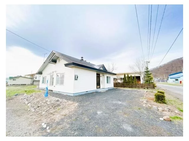 【Open House】Current sale until April 19 / Single-story / Parking for 3 cars available / Front road width 10