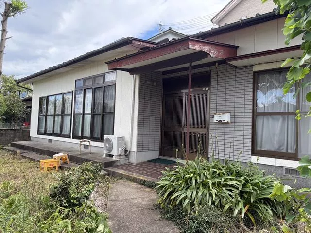 JR Yosan Line "Takamatsu" Station 83 minutes on foot [Bus available] Bus Ohokita 2 minutes on foot