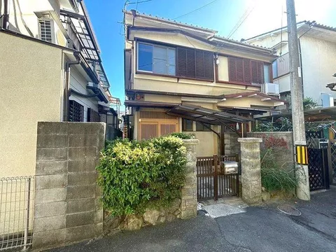 [Brokered by CASA] ~ Immediate viewing available ◇ 8-minute walk from Hankyu Higashi-Mukou Station! Good sunlight ♪ ~