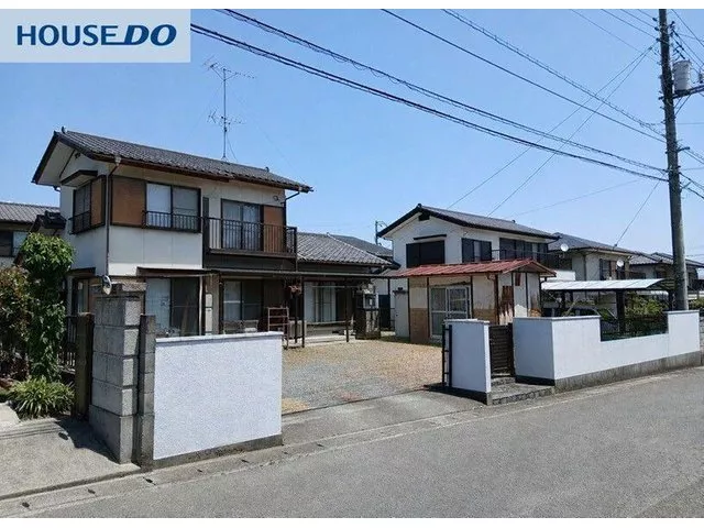 A spacious 100 tsubo, perfect for enjoying BBQs and home gardening.