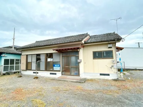 [Open House Held] Interior renovation planned / Single-story / Water facilities replacement / Parking for 4 cars available / Garden space