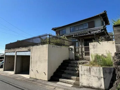 Nakama City, Nabeyama Town (Tsuya Station) 2-story 6DK