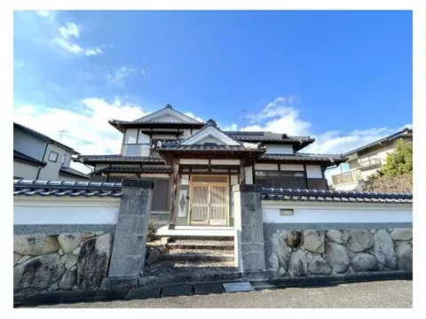 [Open House] Current sale until April 10 / Parking for 4 cars available (depending on vehicle type) / Garden space