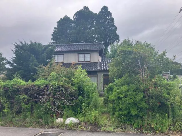 Nakaniikawa District Tateyama Town Miyaji (Iwakuraji Station) 2-story 6DK