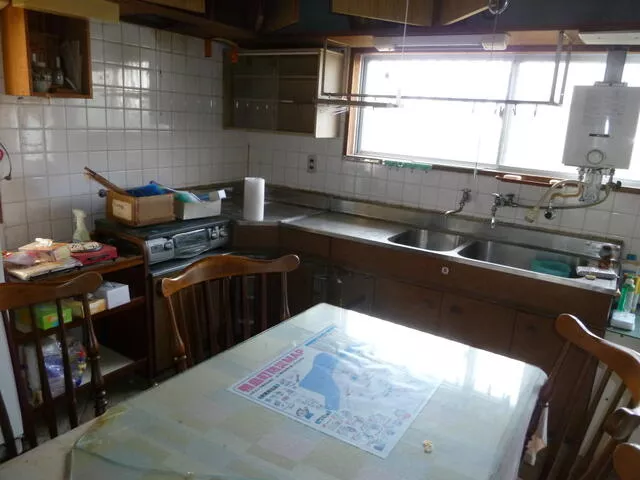 Yoshinogawa City, Kamojima Town, Nishi-Maoke, Egawa (Nishi-Maoke Station) 2-story building 6DK