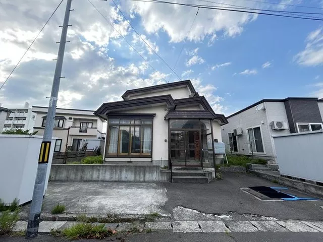 Open house held / Under renovation / Tomita 3-chome, 2 parking spaces available / Earthquake reinforcement work planned / Okidate