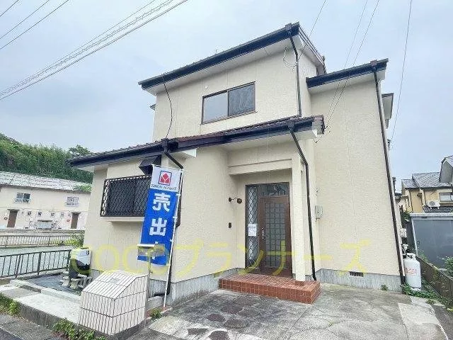 Renovated and ready for immediate move-in♪ Compact 2-story 3LDK type♪