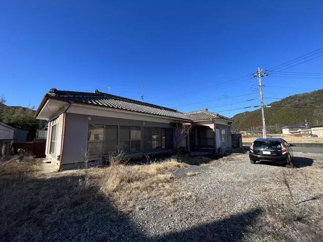 Maki-machi, Sano-city (Kuzuu Sta.) Single story house, 4DK

2.3 million yen