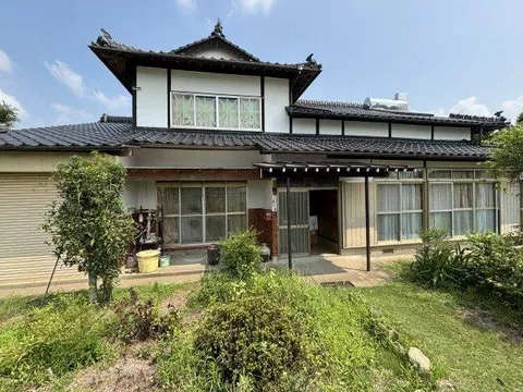 ☆Spacious land of approximately 191 tsubo and a comfortable 6DK used house!☆ The land is wide.