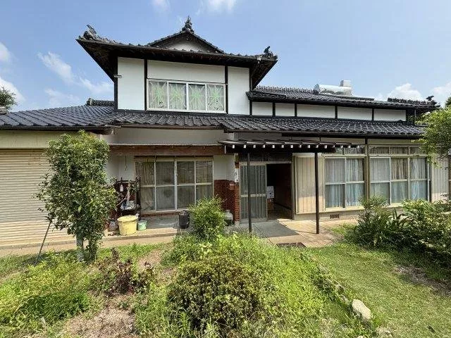 ☆Spacious land of approximately 191 tsubo and a comfortable 6DK used house!☆ The land is wide.