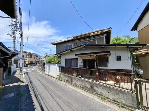 Nishimachi, Yashima, Takamatsu City (Katamoto Station) 2-story 7DK