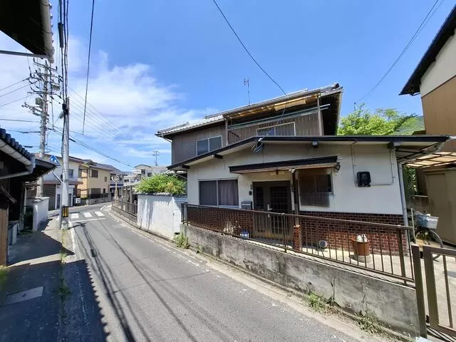 Nishimachi, Yashima, Takamatsu City (Katamoto Station) 2-story 7DK
