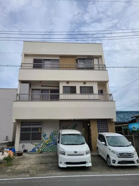 Wakayama Electric Railway Kishi-gawa Line "Kanroji-mae" Station 1,900 meters on foot
