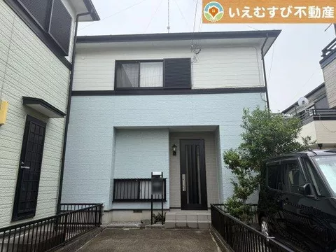 Comes with a large capacity walk-in closet! The garden seems perfect for gardening! The interior is a very beautiful home♪
