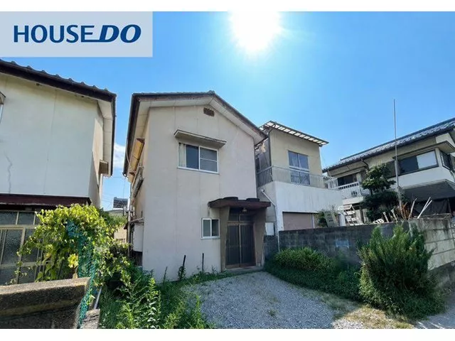 Approximately 27 tsubo of usable land, with a living environment close to convenient facilities is attractive♪