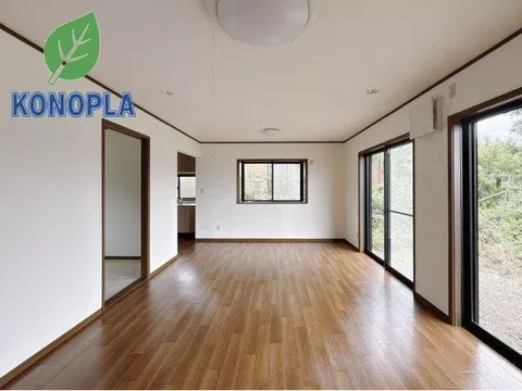 Water area concentrated design ☆ Easy household chores flow ■ Some interior renovations completed ■ Storage room ■ Two washbasins