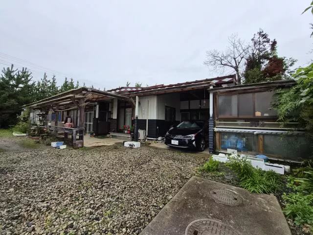 Iwate Galaxy Railway Line "Takizawa" Station, 7 minutes on foot