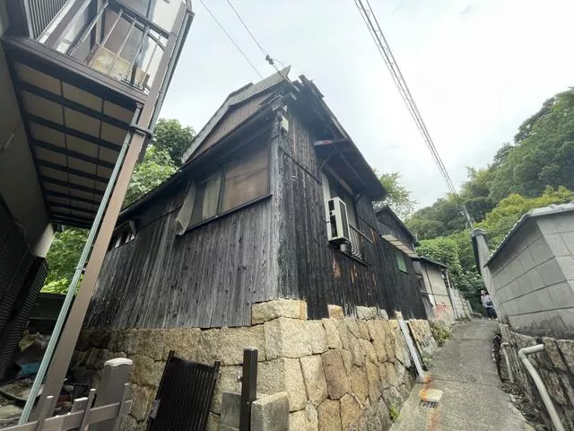 Wanan-cho, Higashiomi-shi (Yokaichi Sta.) 2F 4LDK

5.9 million yen