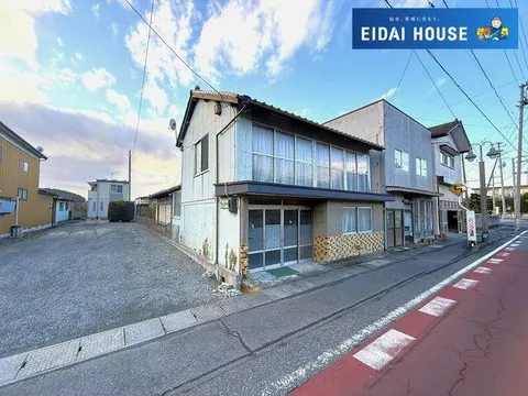 Aza Honmachi, Tsuyama-cho, Tome-shi, Tsuyama (Yanaizu station) 2F 7LDK

500,000 yen