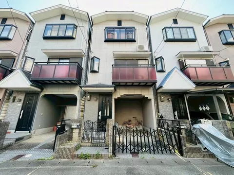 【Live from the 30,000 yen range!】■ Abundant shopping facilities ■ Immediate viewing available ■ 9 minutes on foot to elementary school