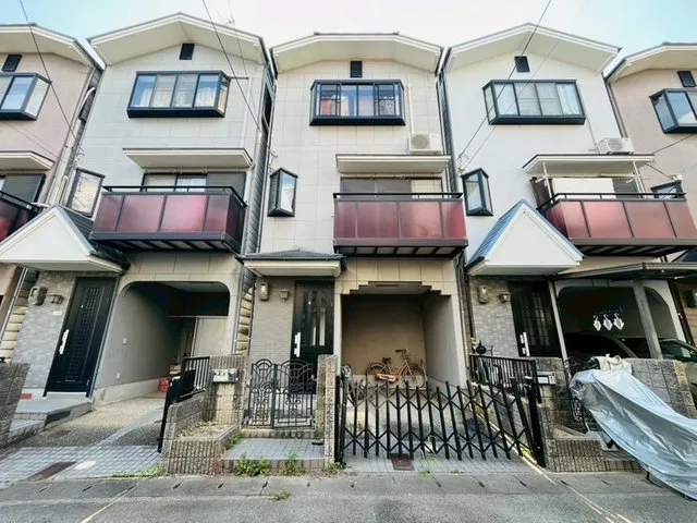 【Live from the 30,000 yen range!】■ Abundant shopping facilities ■ Immediate viewing available ■ 9 minutes on foot to elementary school