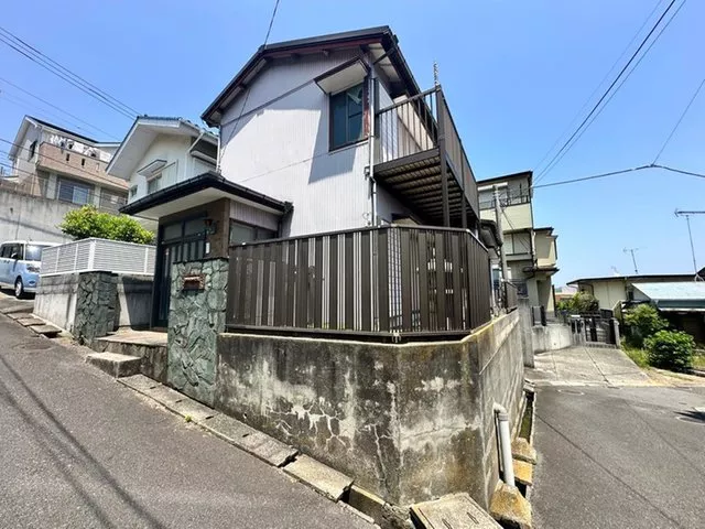 [11 minutes on foot from Keikyu Kurihama Station × Near Aeon] A highly convenient detached house located in a quiet residential area