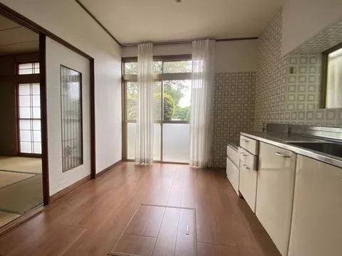 Why not start a new life in this south-facing house bathed in sunlight? 【Vacant】 - Image 2