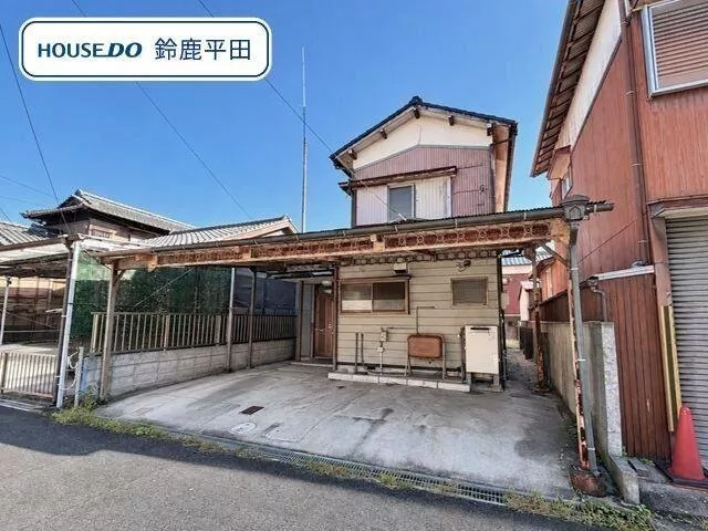 Spacious 6DK with parking for 2 cars, a living environment with convenience stores and parks within walking distance