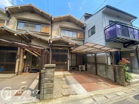 【Rich surrounding environment + Immediate guidance available!】With parking lot / About 19 minutes walk from Higashino Station on Kyoto City Tozai Line