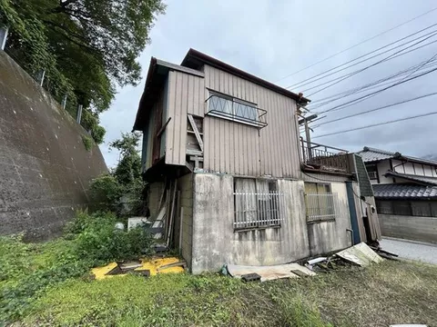 [Landslide disaster warning area, has tilt, has rain leakage] 4 minutes on foot from Anayama Station, 6SDK wooden two-story building - Image 2