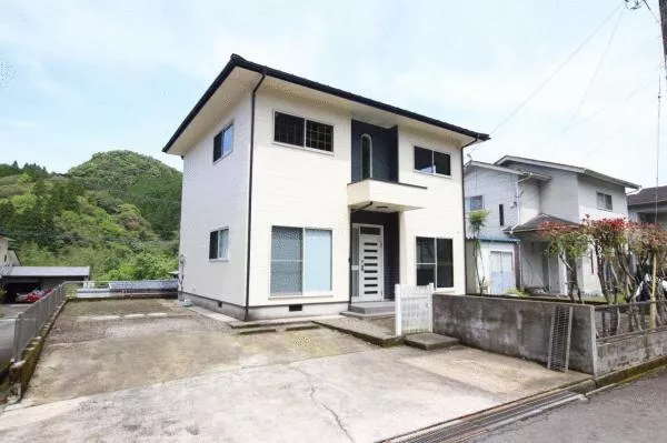 Kagoshima City, Nishisata Town, two-story building, 3LDK