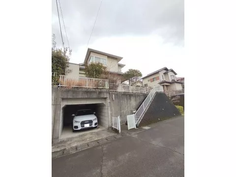 Good view♪ Spacious living room with LDK 20.7m2 and independent kitchen type.