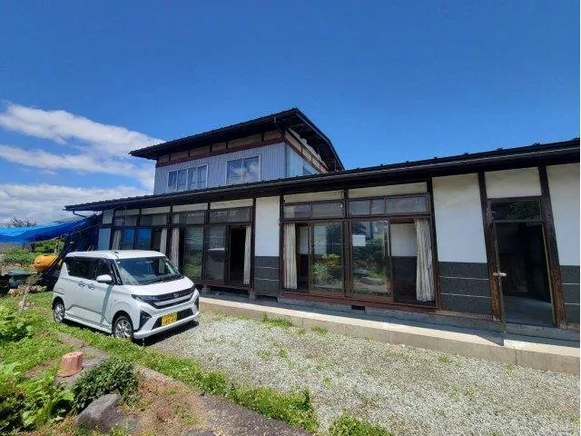 Oaza Takadake (Takadake Station) 9 million yen