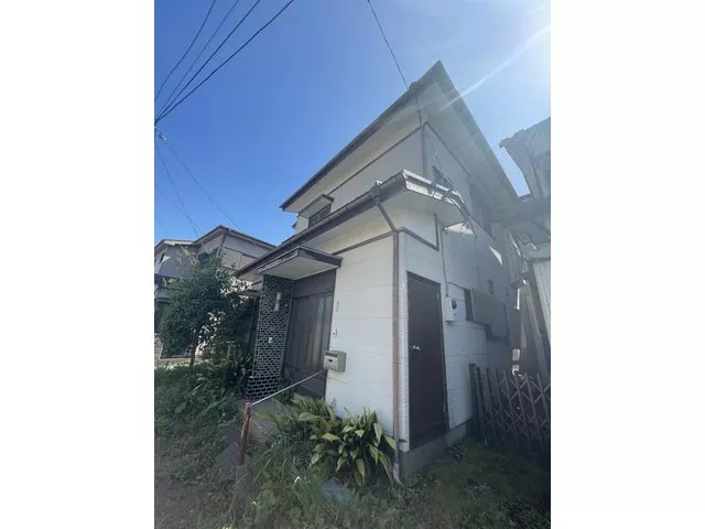 Less than a 5-minute walk to Keikyu Main Line "Keikyu Otsu"! This is a used house in a great location.