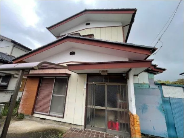 ◆Shower◆Japanese-style room over 8 tatami mats◆Family-friendly◆Partial flooring◆Window in the bathroom