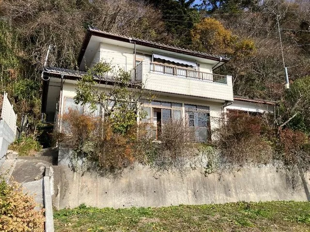 ■ The site is spacious at about 81 tsubo! A house with a layout of 8DK
