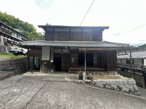 Minamikawachi District, Chihayaakasaka Village, Oaza Higashisaka (Tondabayashi Station) 2-story 4SDK